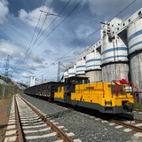 Public and railway dual-use tractor